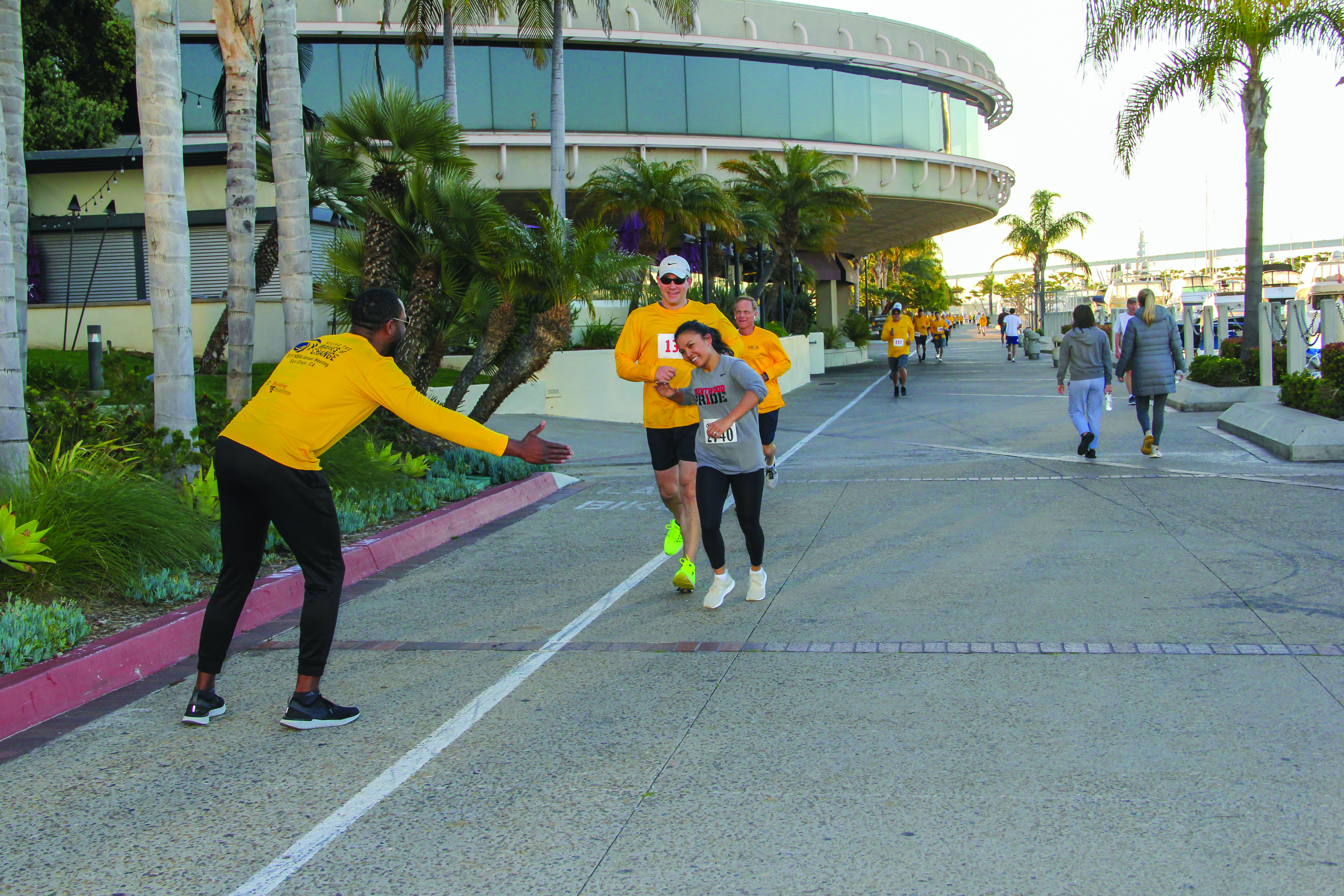 2016 fun run high five